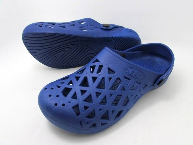 ESD Slipper With Holes